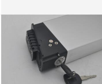 カスタマイズされた折りたたむEバイクバッテリー 36V 10.4Ah 11.6Ah 18650 リチウムイオンセル